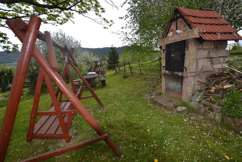 Zagroda Agroturystyczna Wiecha Mieroszow Exterior foto