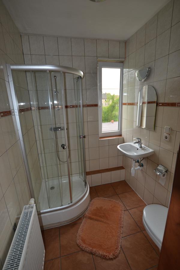 Zagroda Agroturystyczna Wiecha Mieroszow Exterior foto