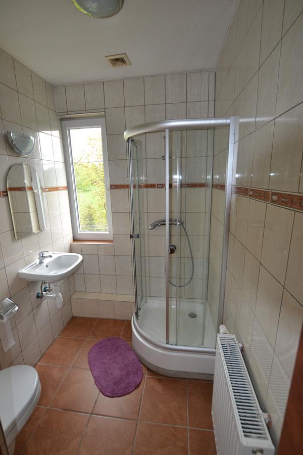 Zagroda Agroturystyczna Wiecha Mieroszow Exterior foto