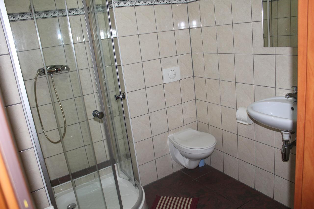 Zagroda Agroturystyczna Wiecha Mieroszow Exterior foto